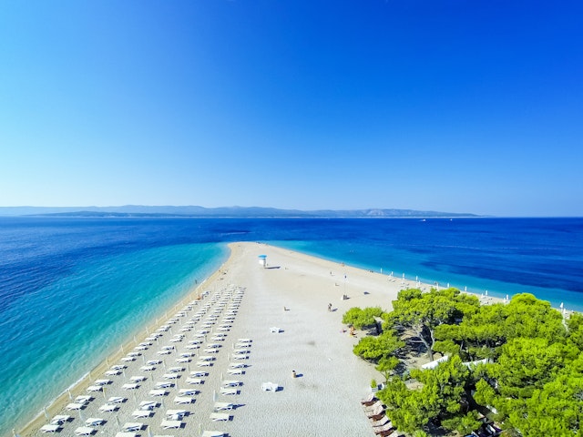 Wyjątkowe hotele przy plaży w Chorwacji. Odpocznij nad samym morzem
