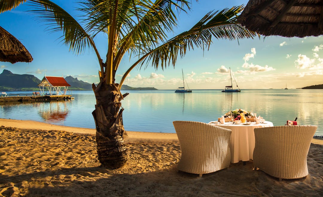 Туры на бали с авиаперелетом. Маврикий Сафарий. Кафе на пляже Маврикия. Маврикий туризм. Маврикий рестораны.