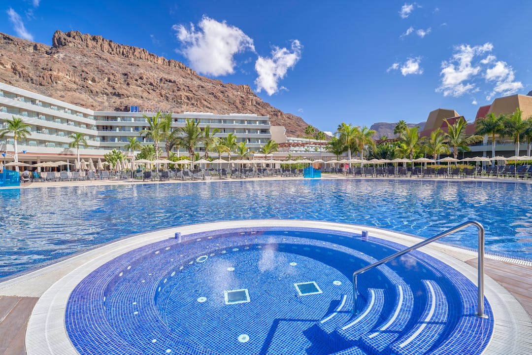 Radisson Blu Resort And Spa Gran Canaria Mogan Lomo Quiebre, Canarias |  Secret Escapes
