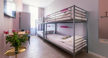 Pokój z łóżkami piętrowymi